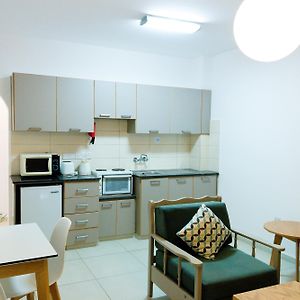 Superior One-Bedroom Apartment Inland View